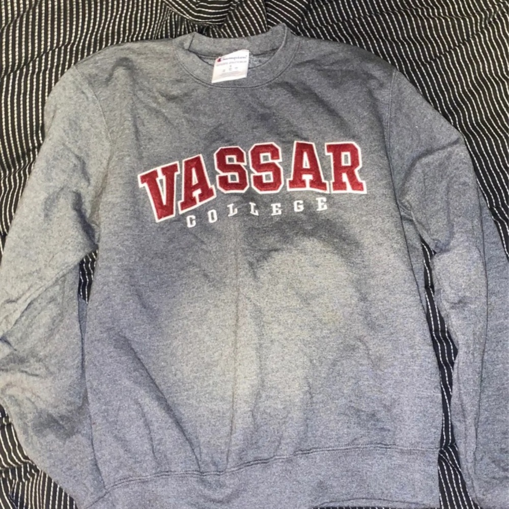 Vassar Embroidered Crewneck